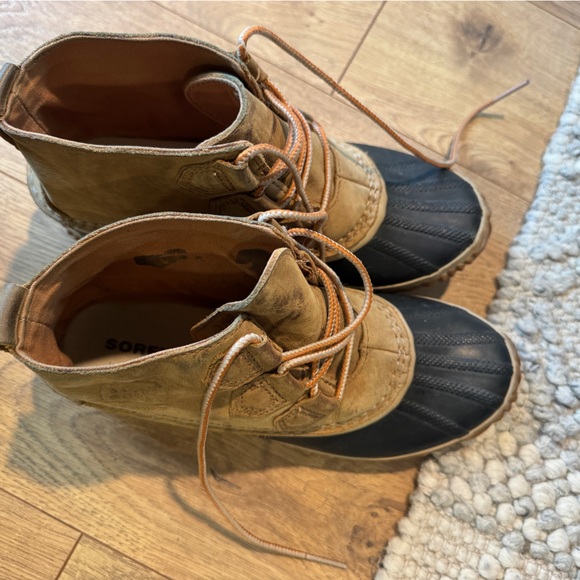 Sorel women’s tan Duck Boots, 7.5 - Picture 2 of 6